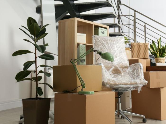 Realizar una mudanza con muebles grandes